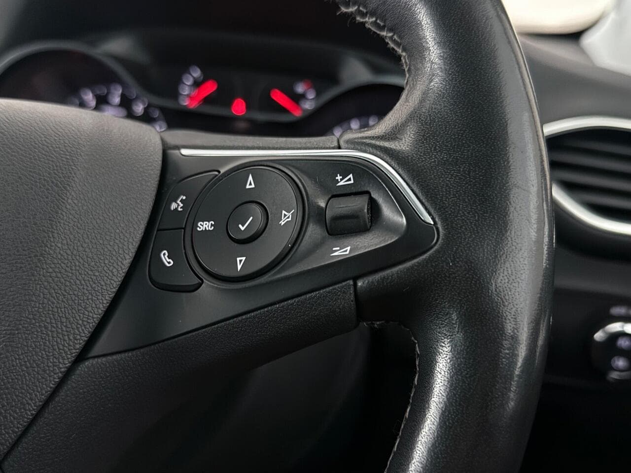 Vauxhall Crossland thumbnail Misc Controls