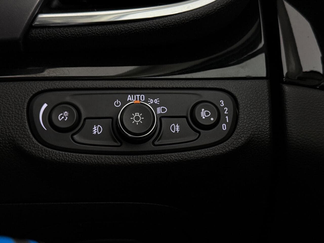 Vauxhall Mokka X thumbnail Misc Controls