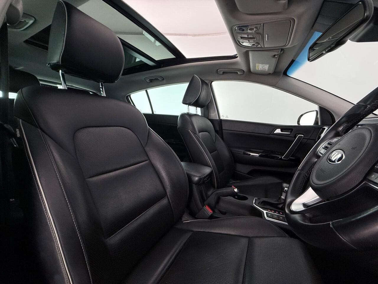 Kia Sportage thumbnail Seat Driver