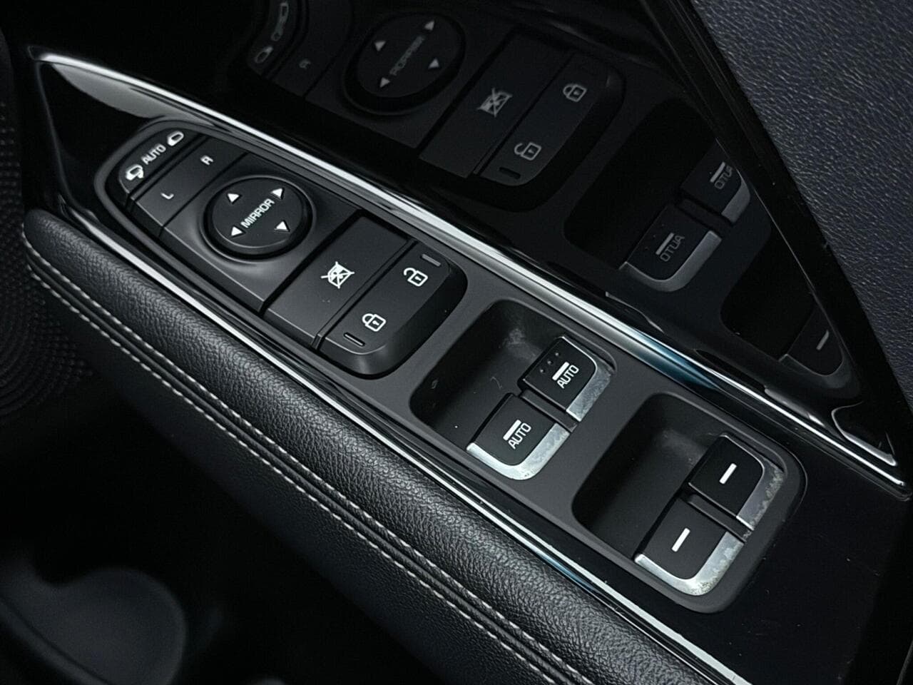 Kia Niro thumbnail Misc Controls