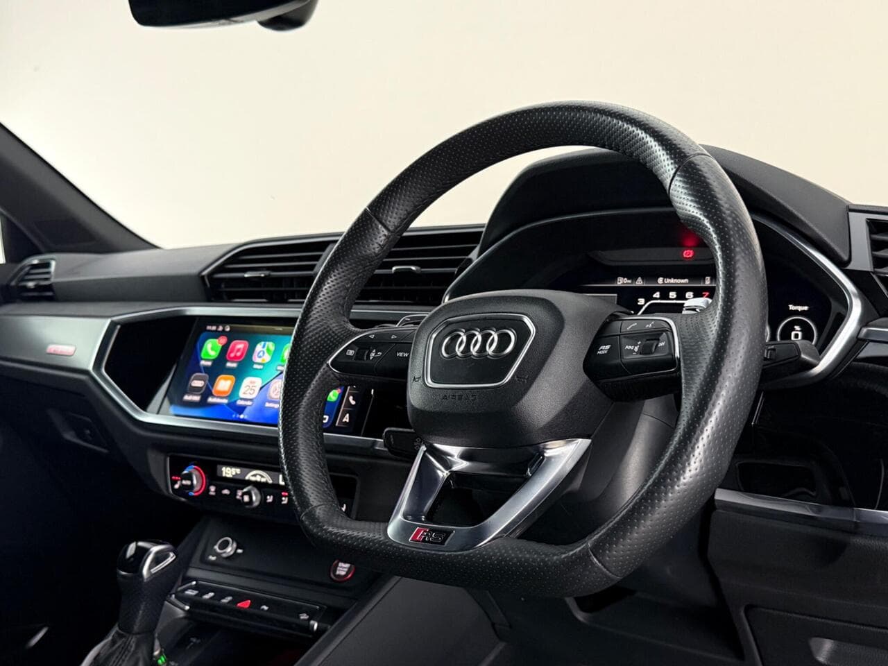 Audi RS Q3 thumbnail Interior Front