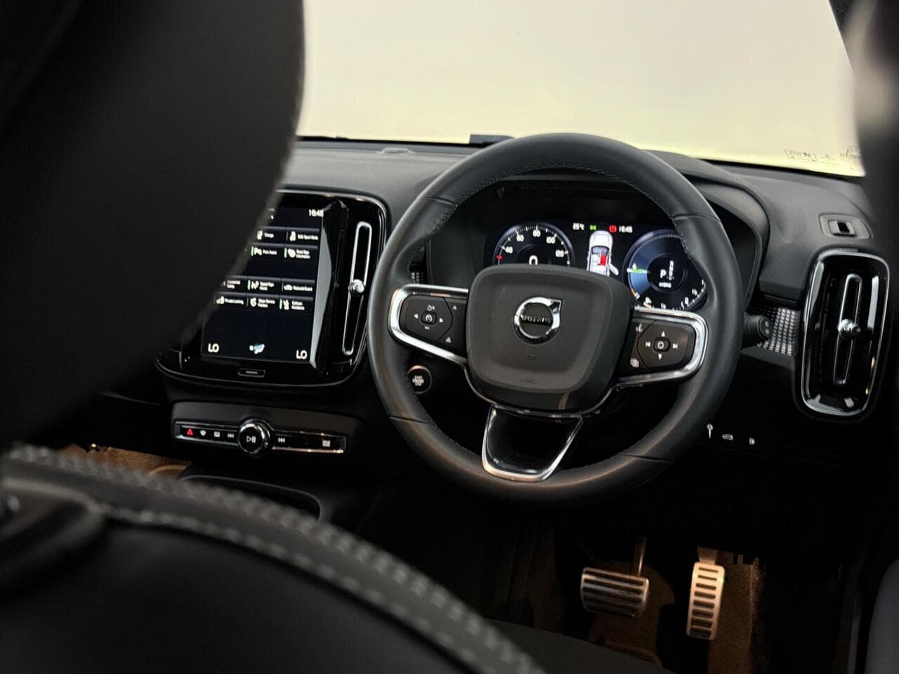 Volvo XC40 thumbnail Steering Wheel