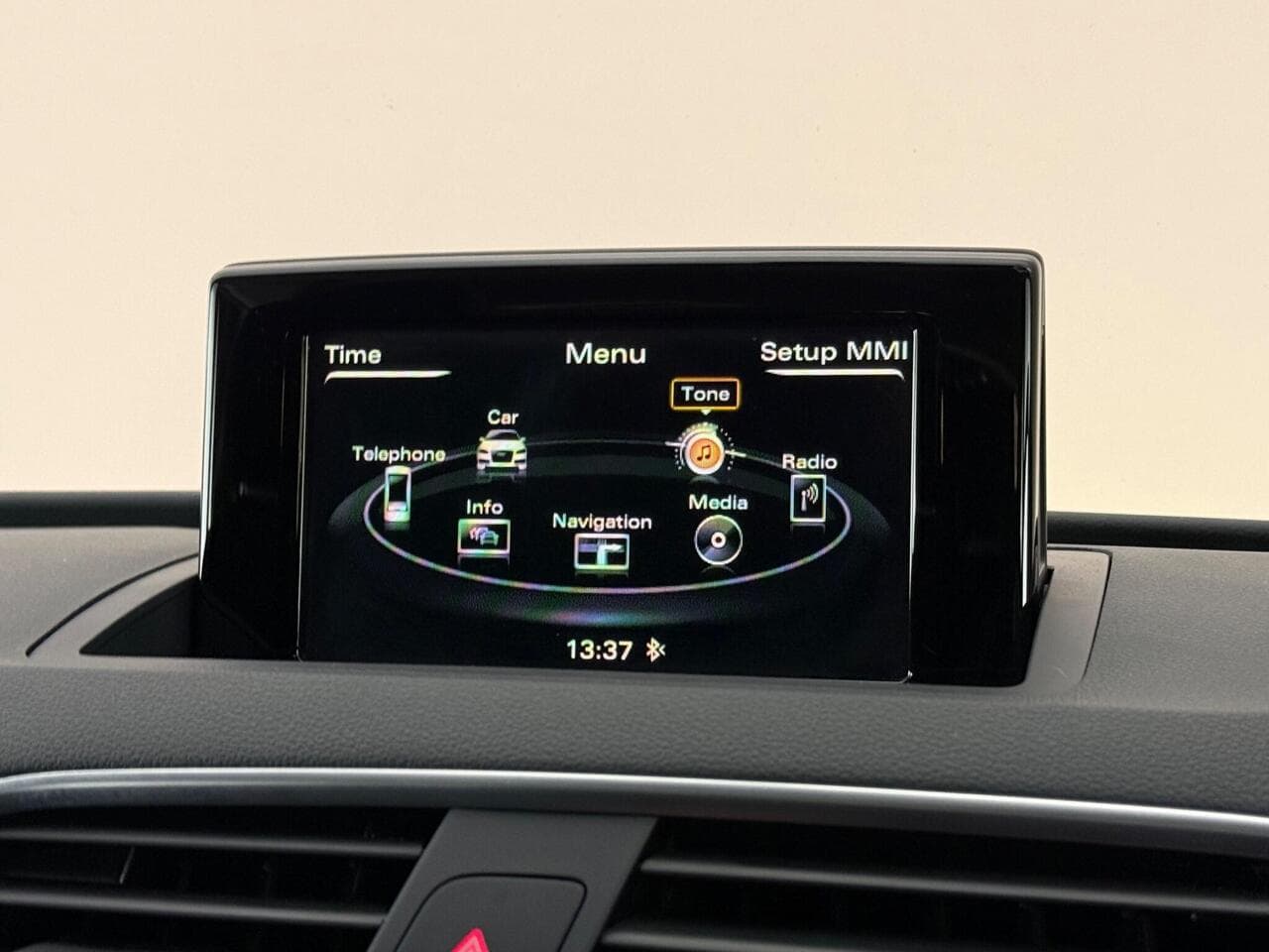 Audi Q3 thumbnail Infotainment System