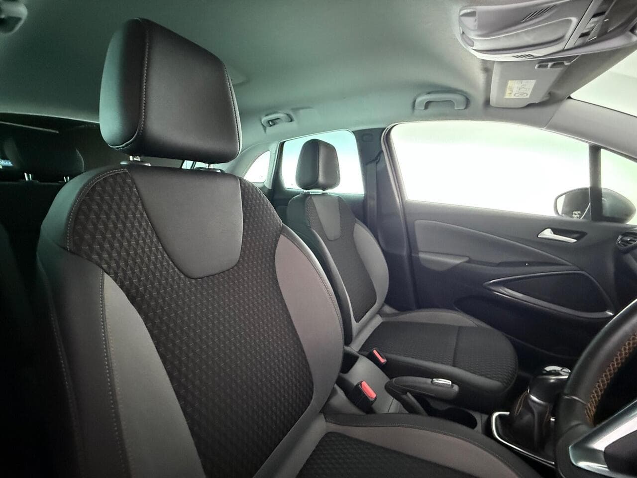 Vauxhall Crossland X thumbnail Seat Driver