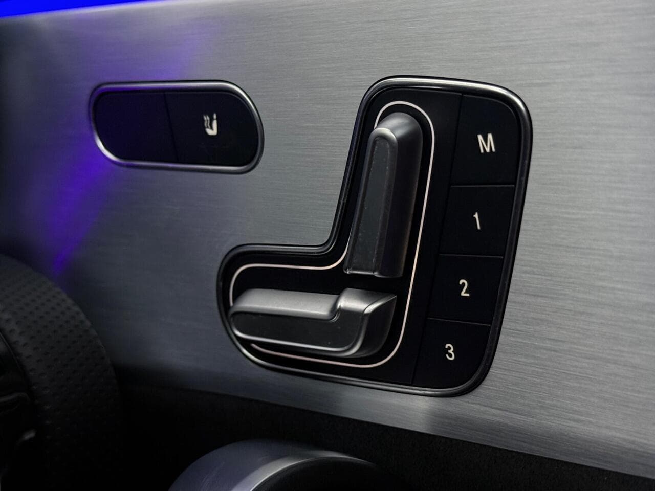 Mercedes-Benz A Class thumbnail Misc Controls