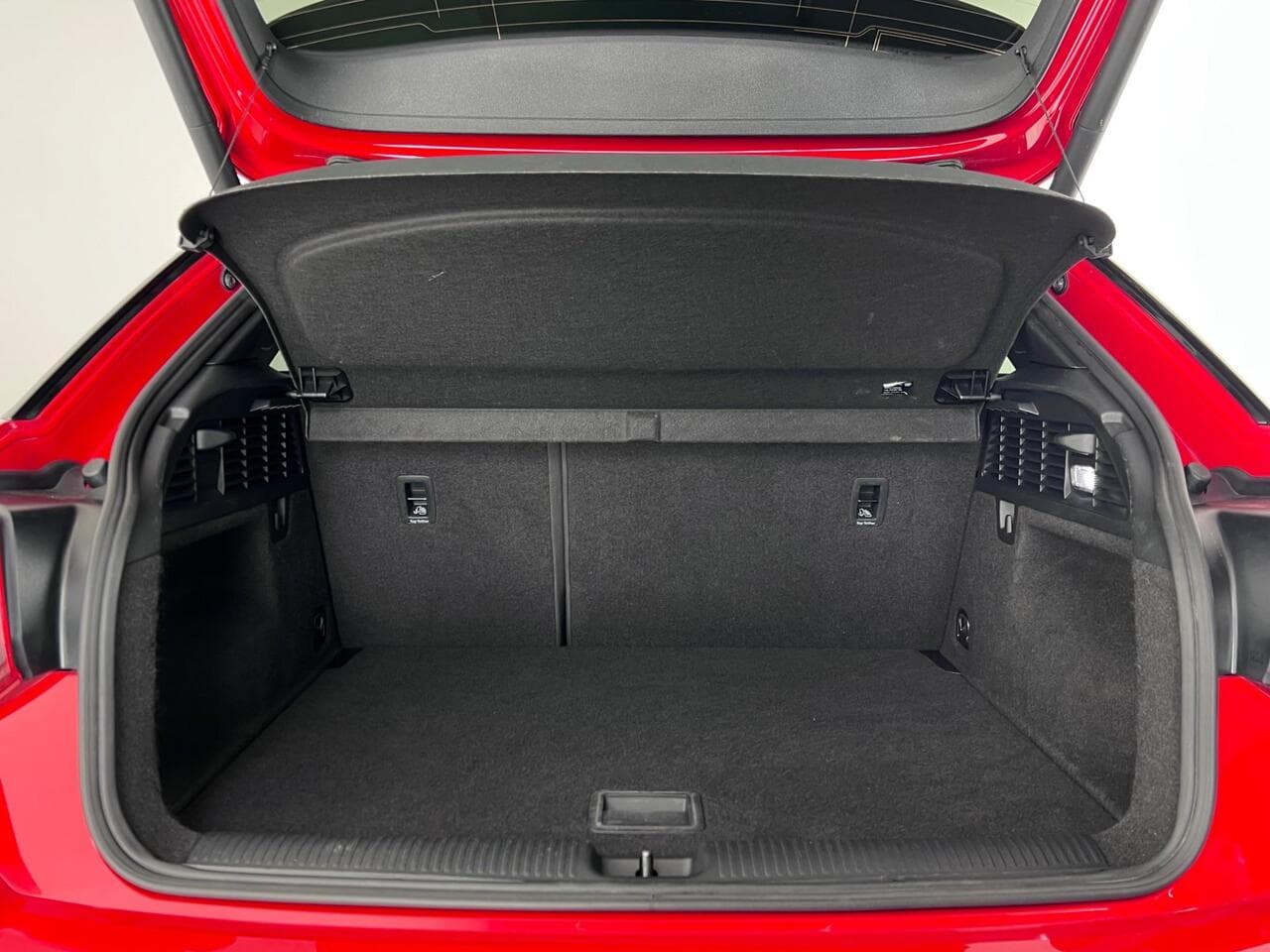 Audi Q2 thumbnail Boot