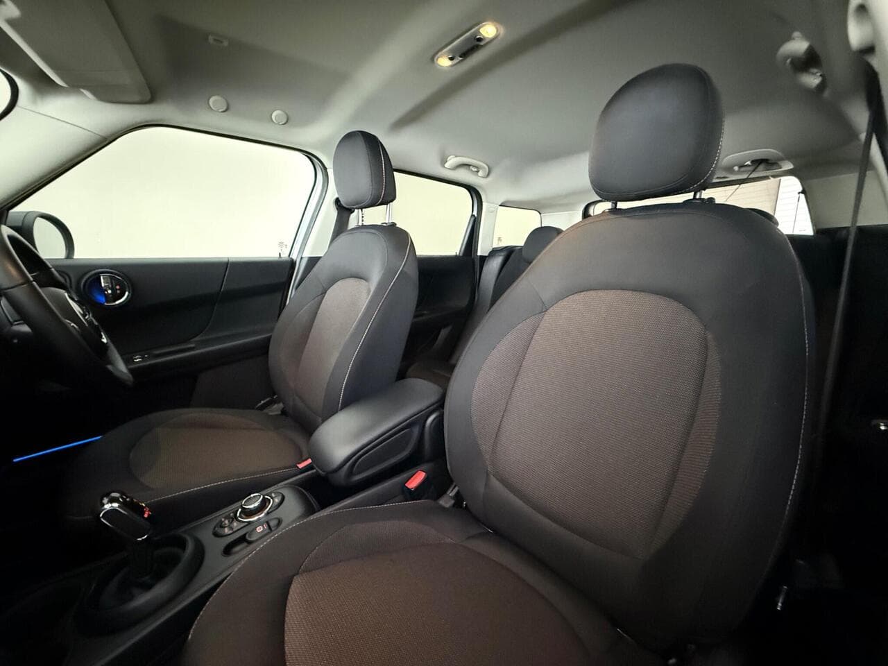 MINI Countryman thumbnail Seat Front Passenger