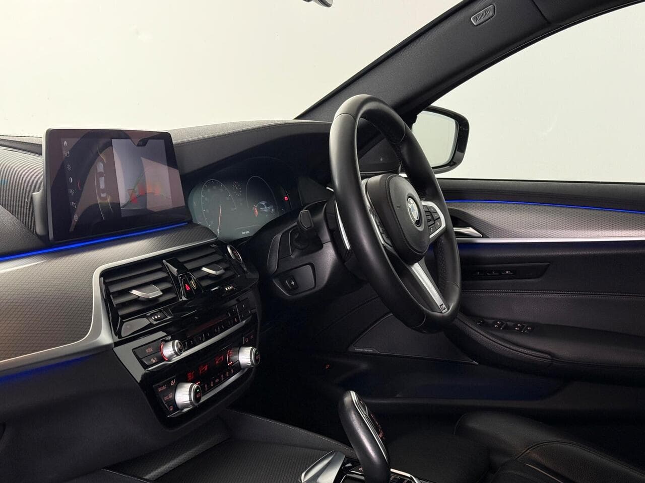 BMW 5 Series thumbnail Interior Front