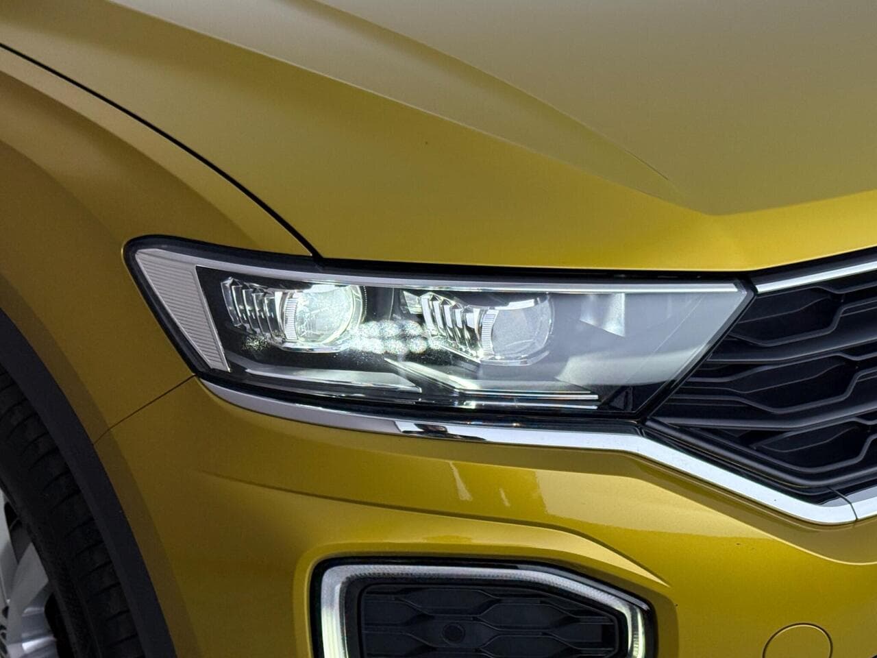 Volkswagen T-Roc thumbnail Lights Front