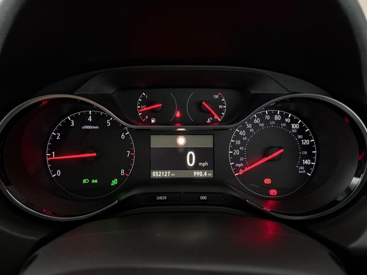 Vauxhall Grandland X thumbnail Driver Instruments