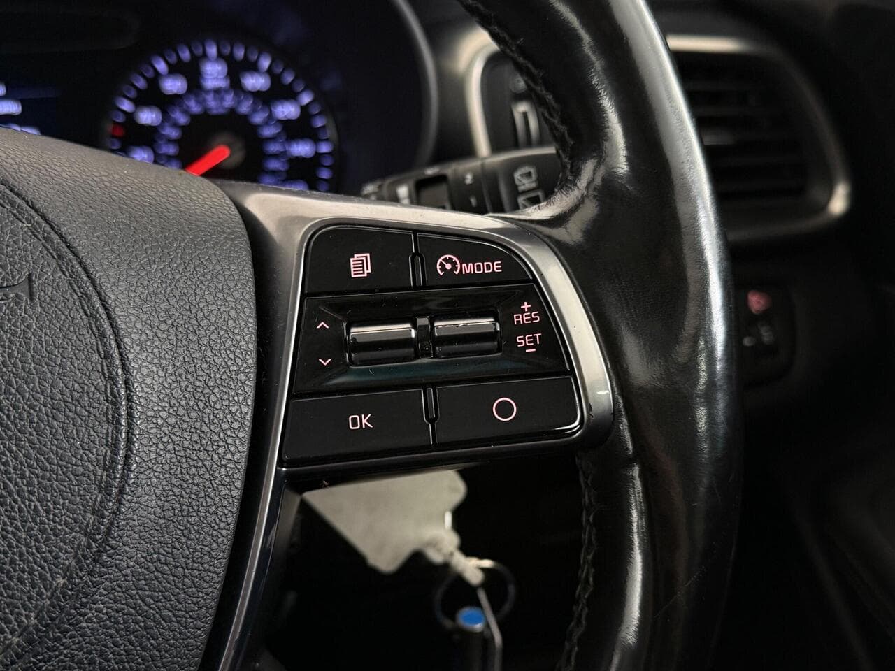 Kia Sorento thumbnail Misc Controls