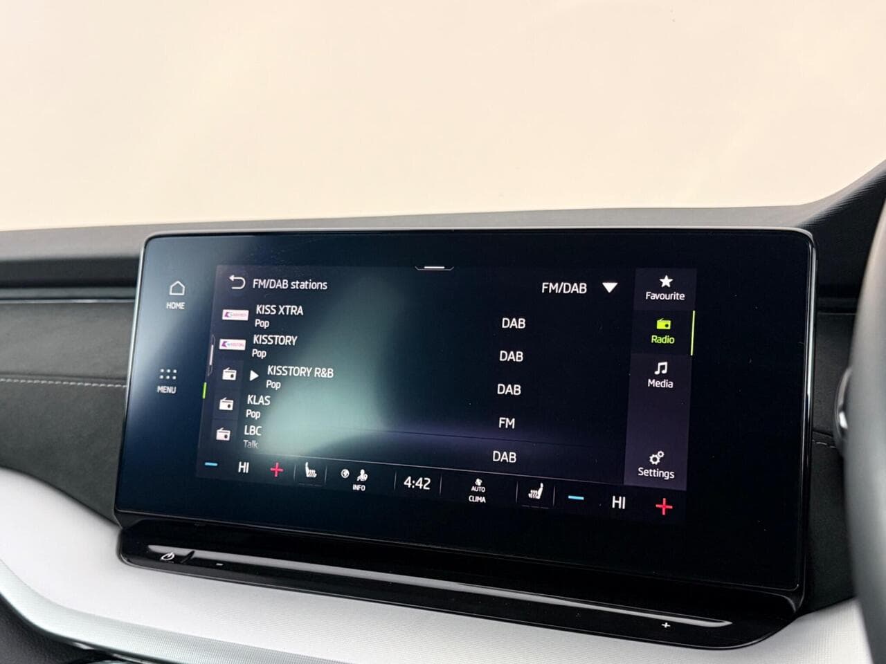 Skoda Octavia thumbnail Infotainment System