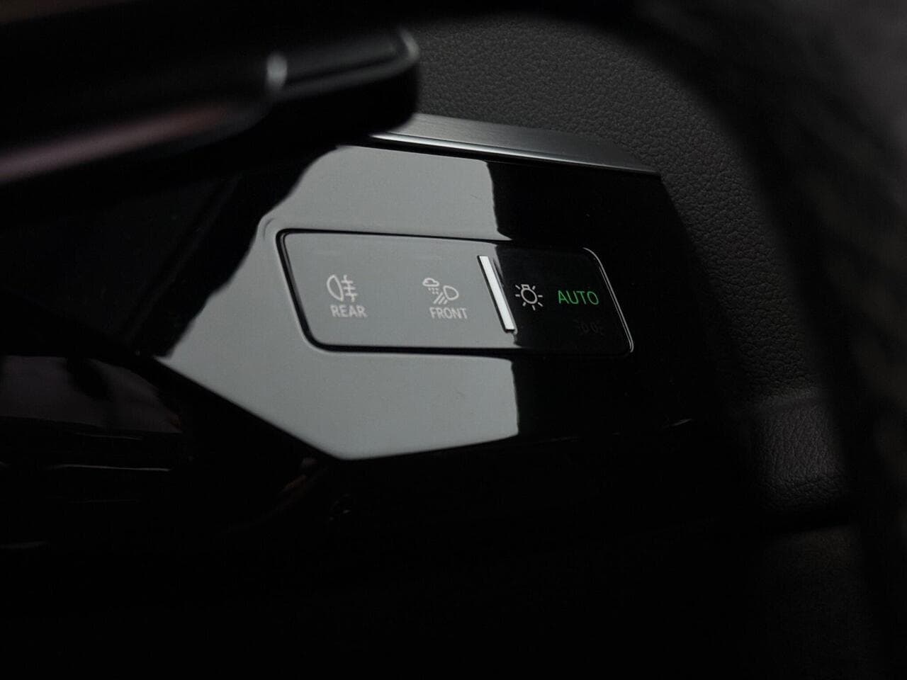Audi e-tron thumbnail Misc Controls