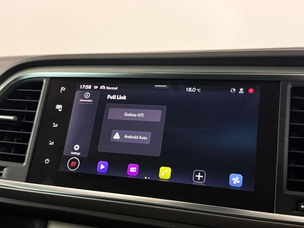 SEAT Ateca thumbnail Infotainment System