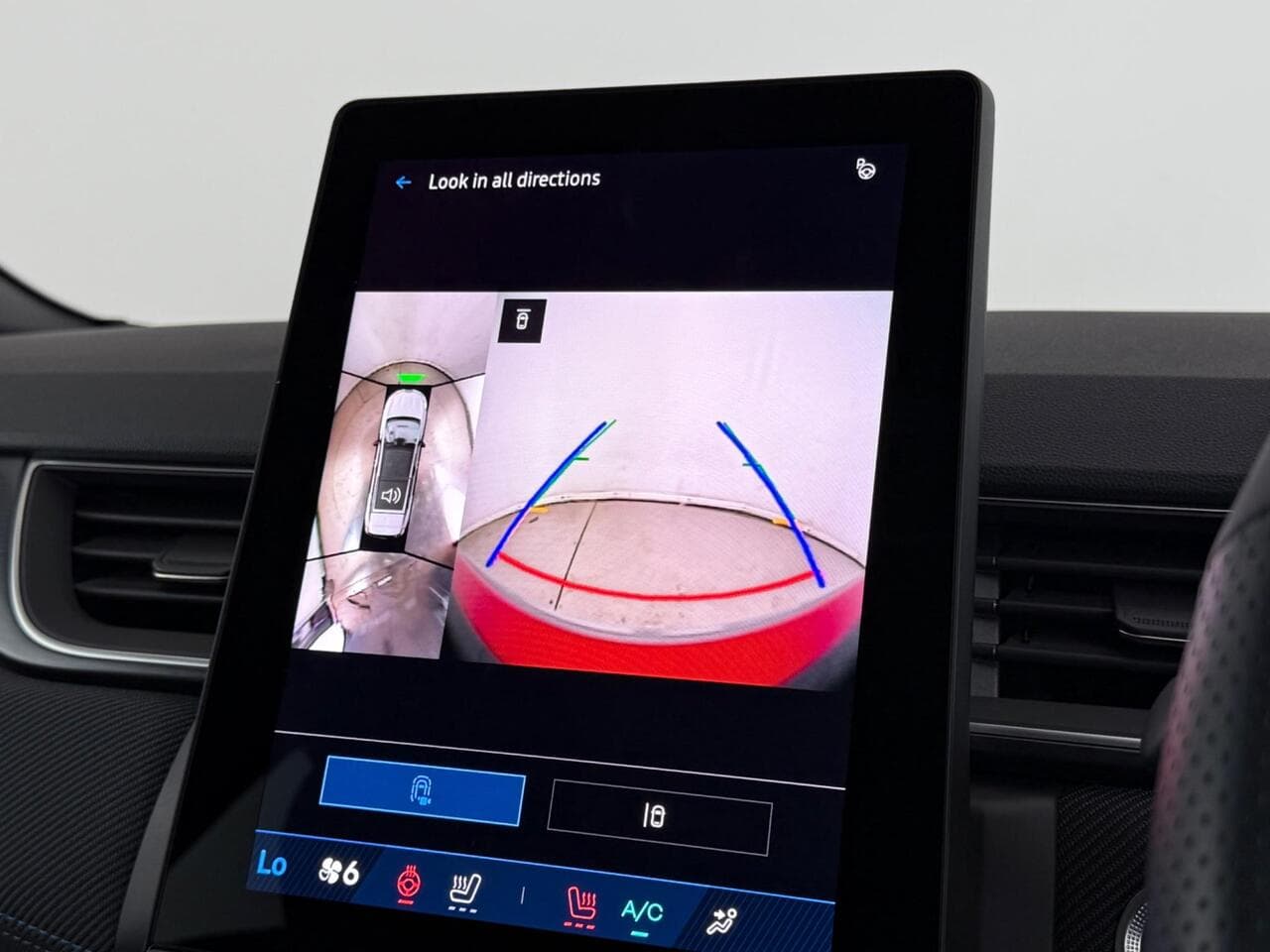 Renault Symbioz thumbnail Infotainment System