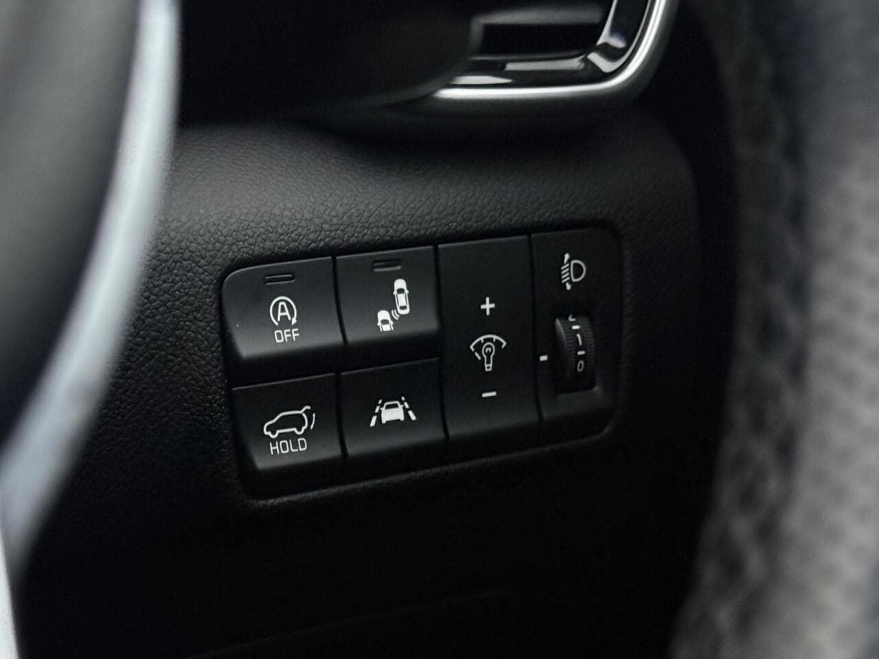 Kia Sportage thumbnail Misc Controls