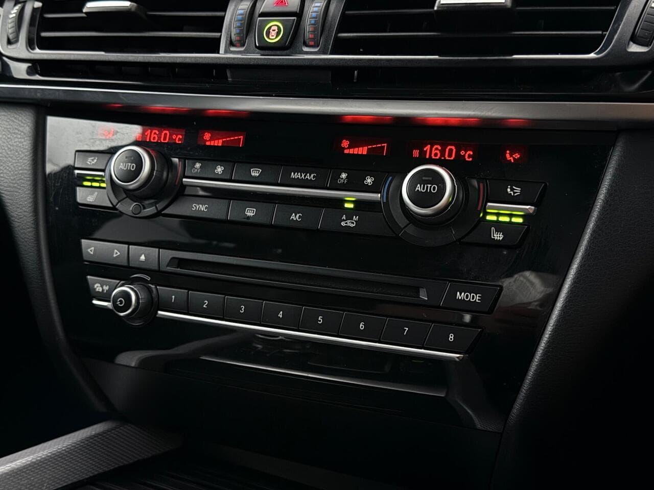 BMW X5 thumbnail Infotainment System