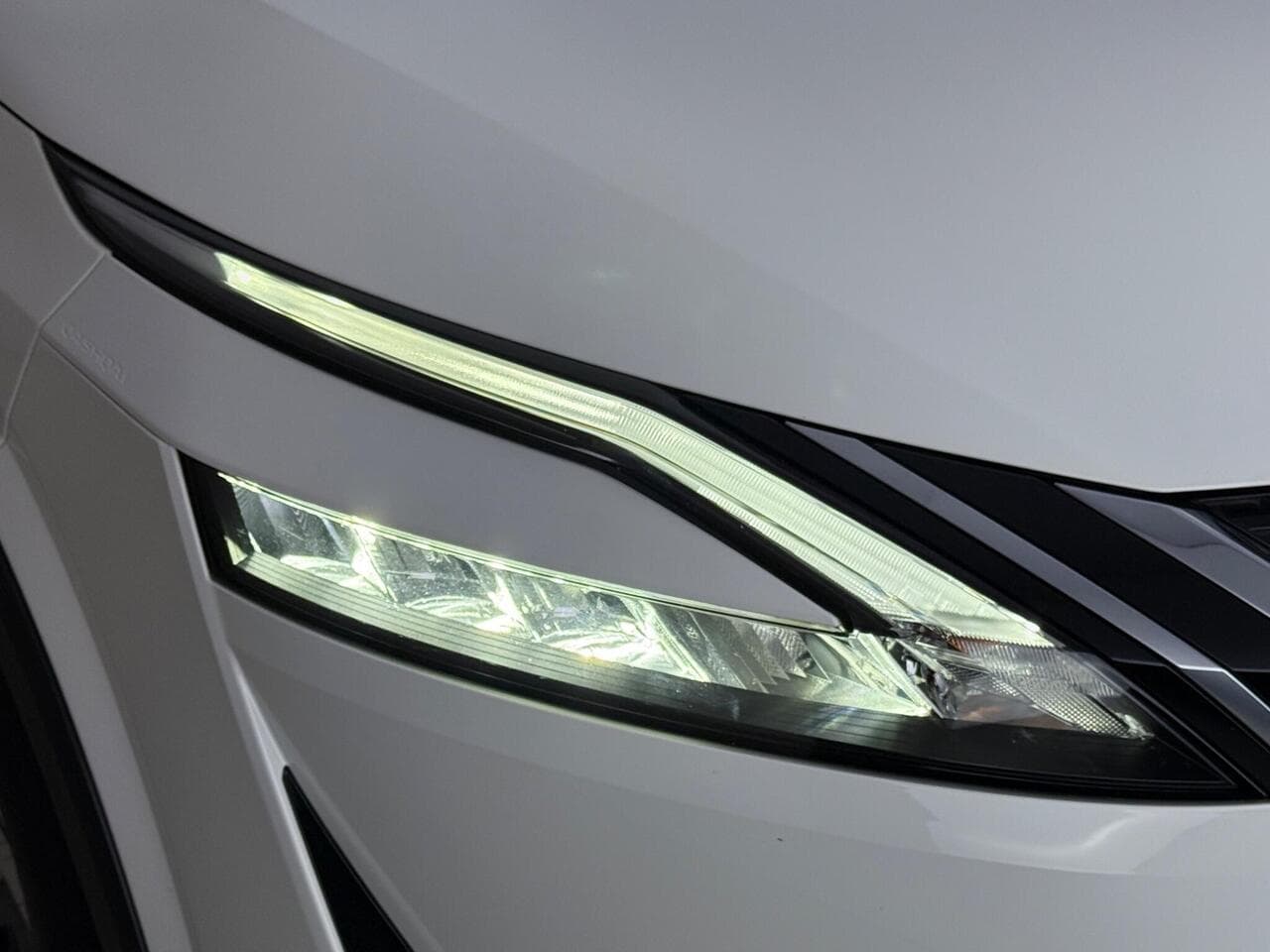 Nissan Qashqai thumbnail Lights Front