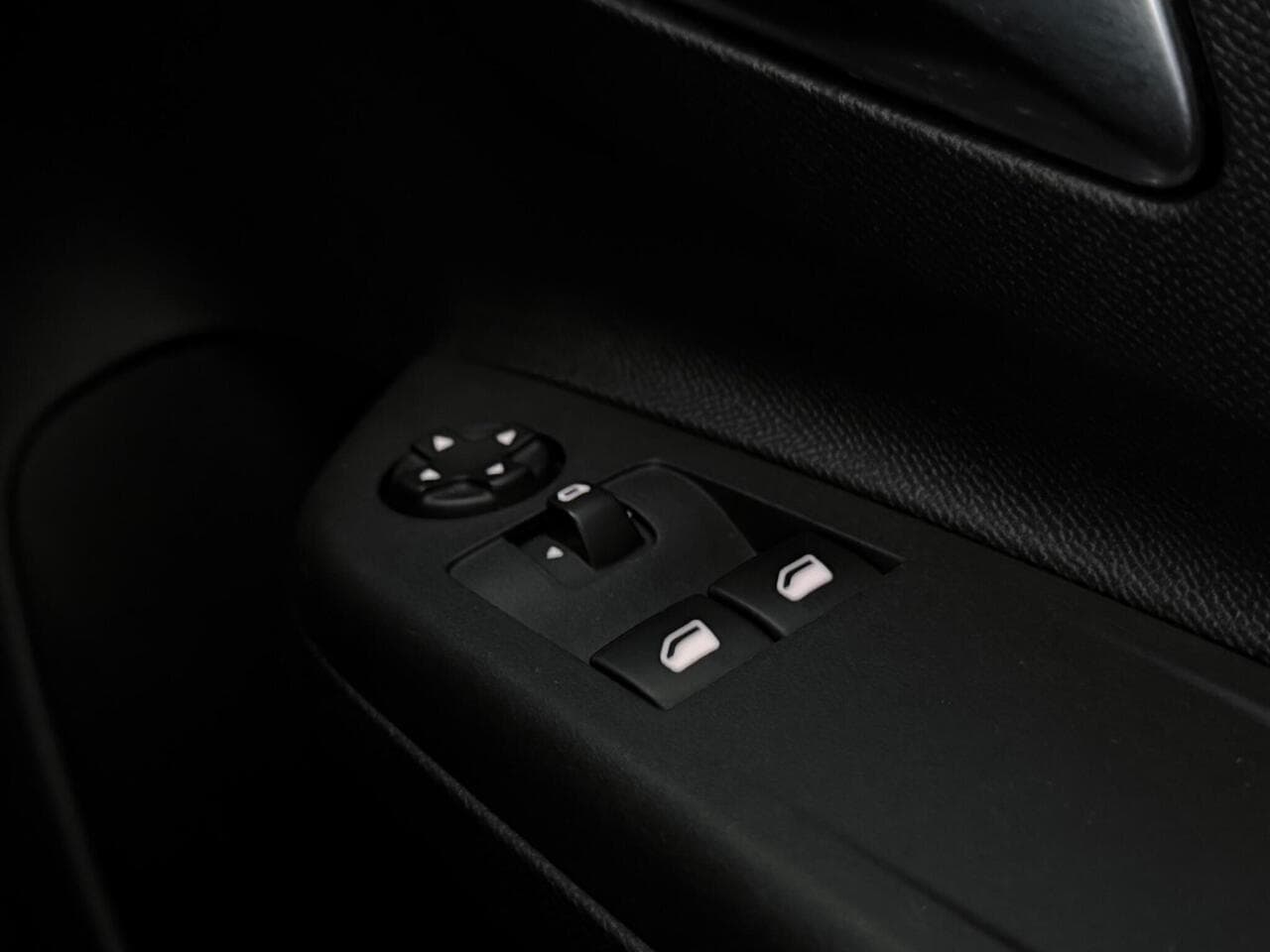Vauxhall Corsa thumbnail Misc Controls