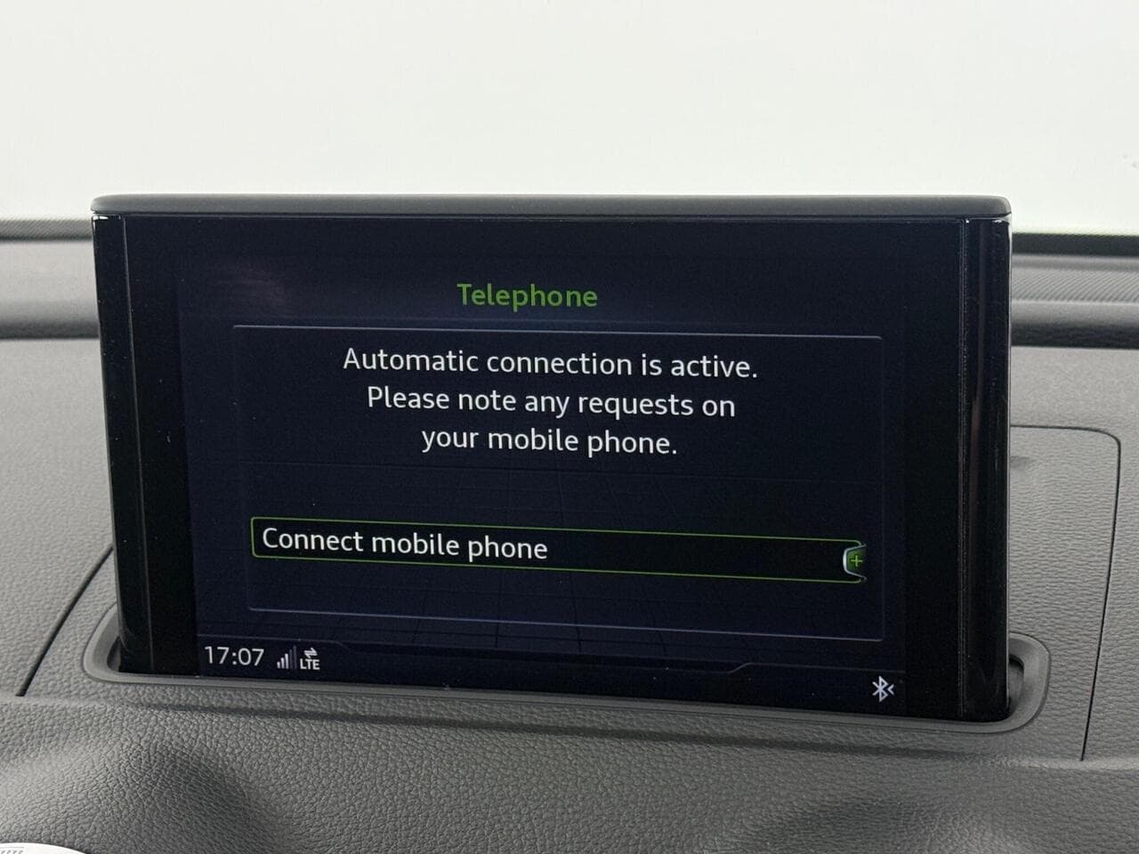 Audi A3 Cabriolet thumbnail Infotainment System