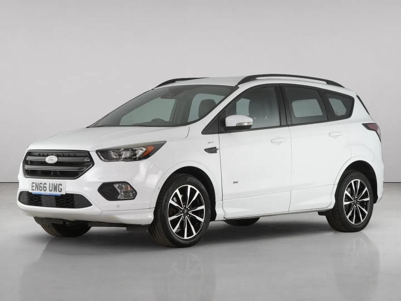 Ford Kuga thumbnail Front Left