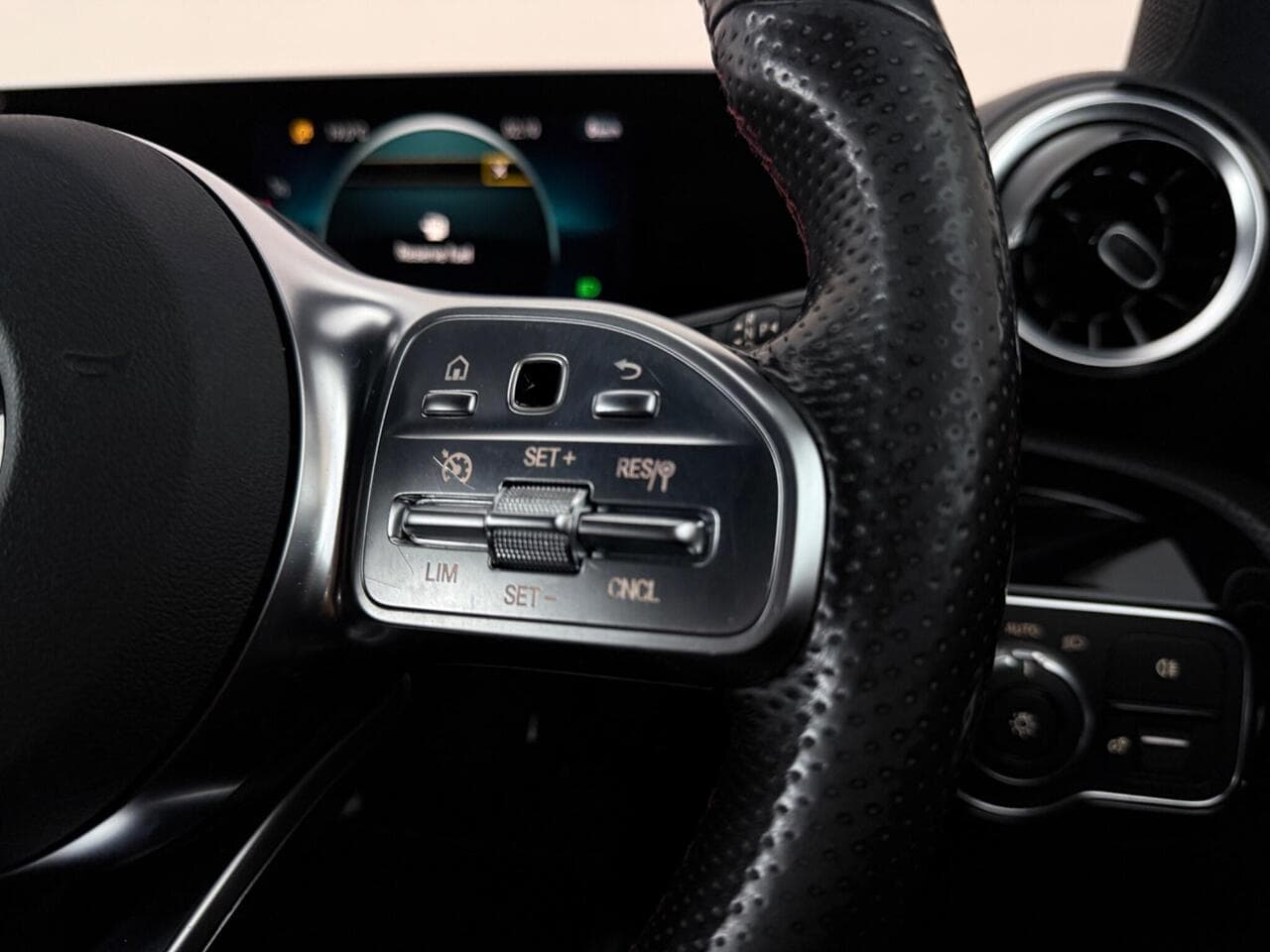 Mercedes-Benz A Class thumbnail Misc Controls