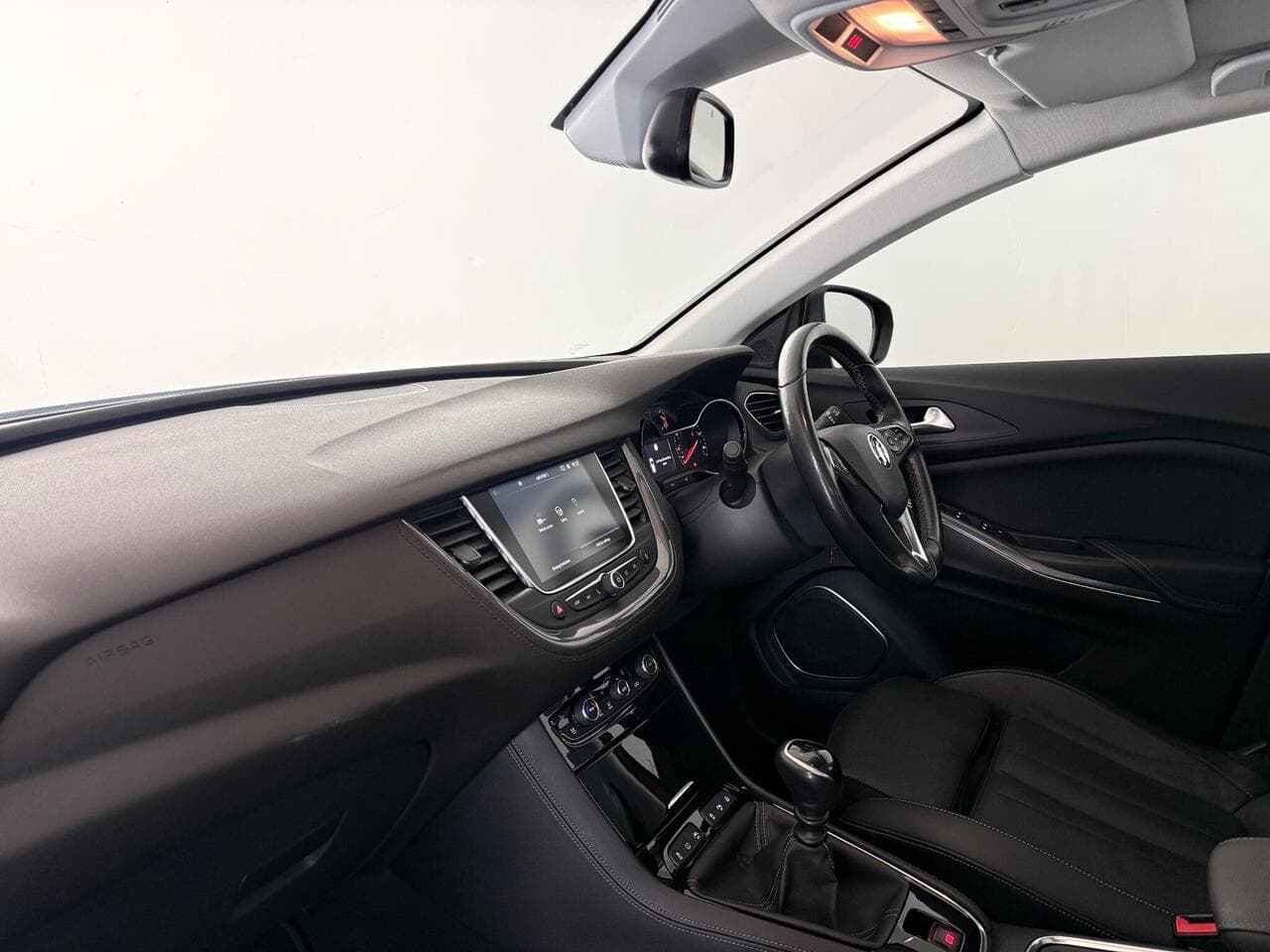 Vauxhall Grandland X thumbnail Interior Front