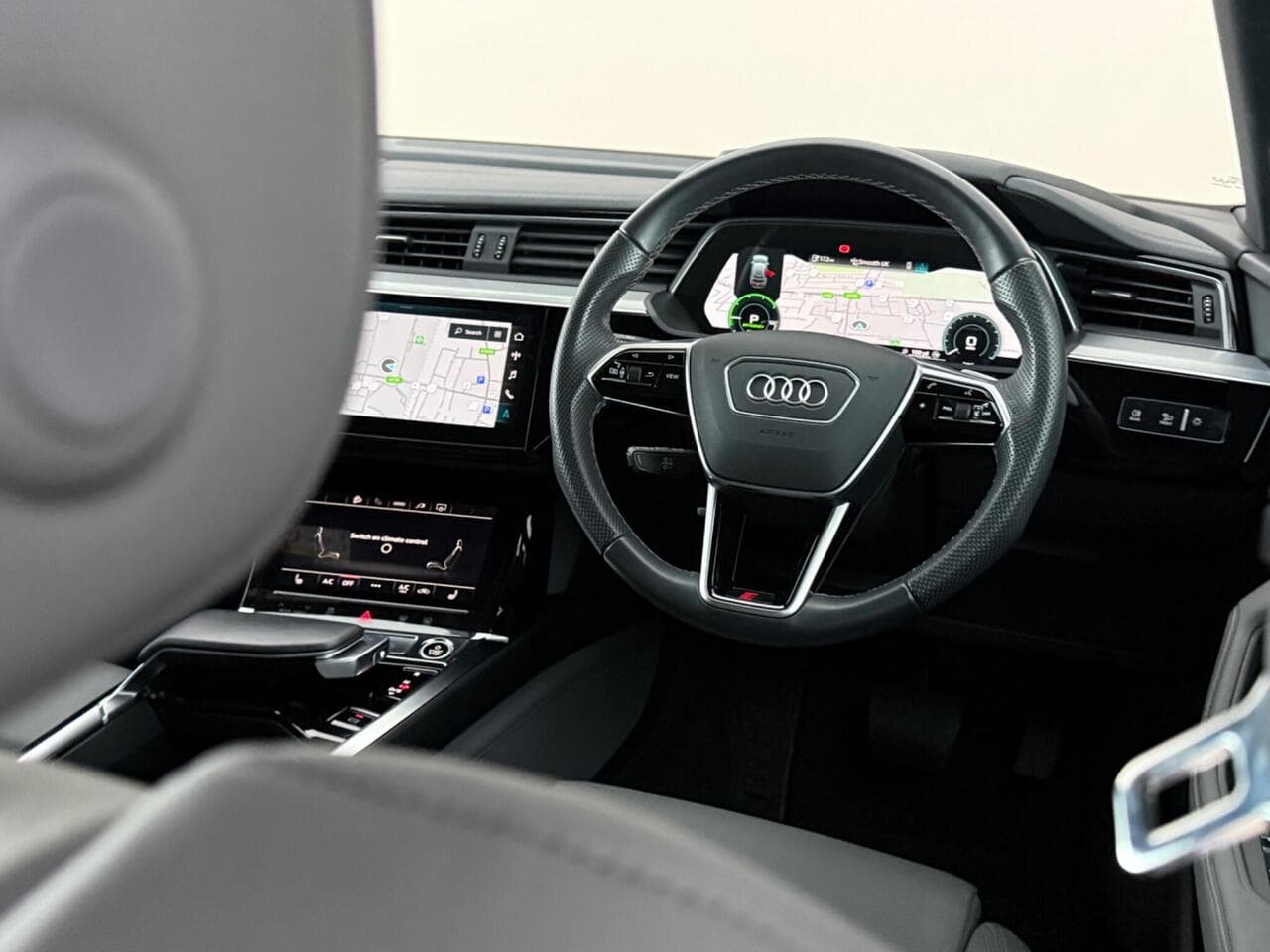Audi e-tron thumbnail Steering Wheel
