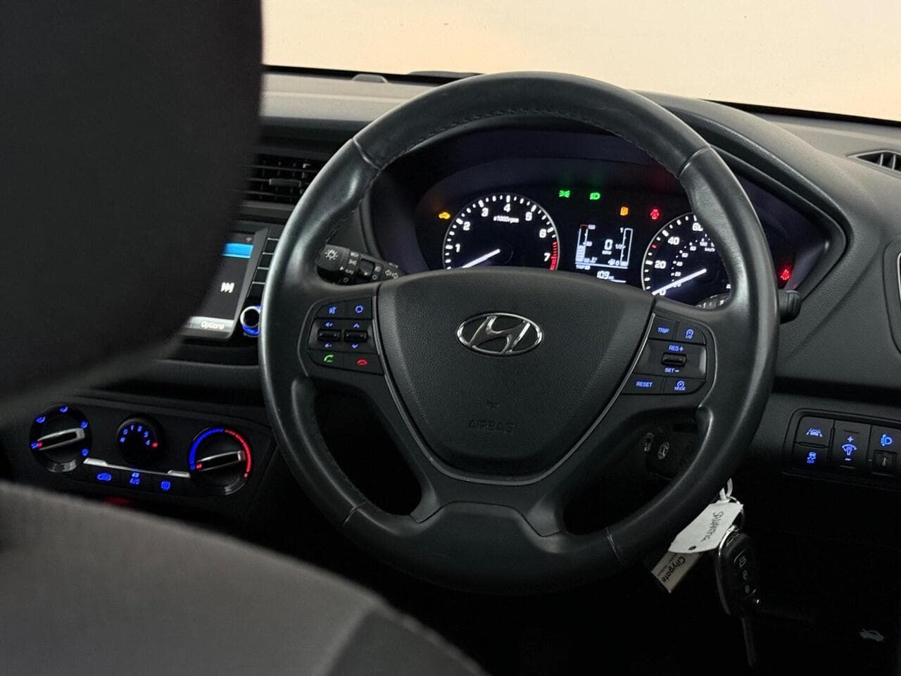 Hyundai i20 thumbnail Steering Wheel