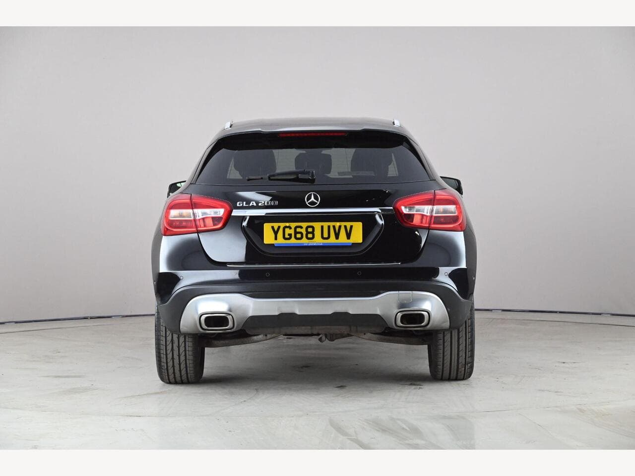 Mercedes-Benz GLA thumbnail Rear
