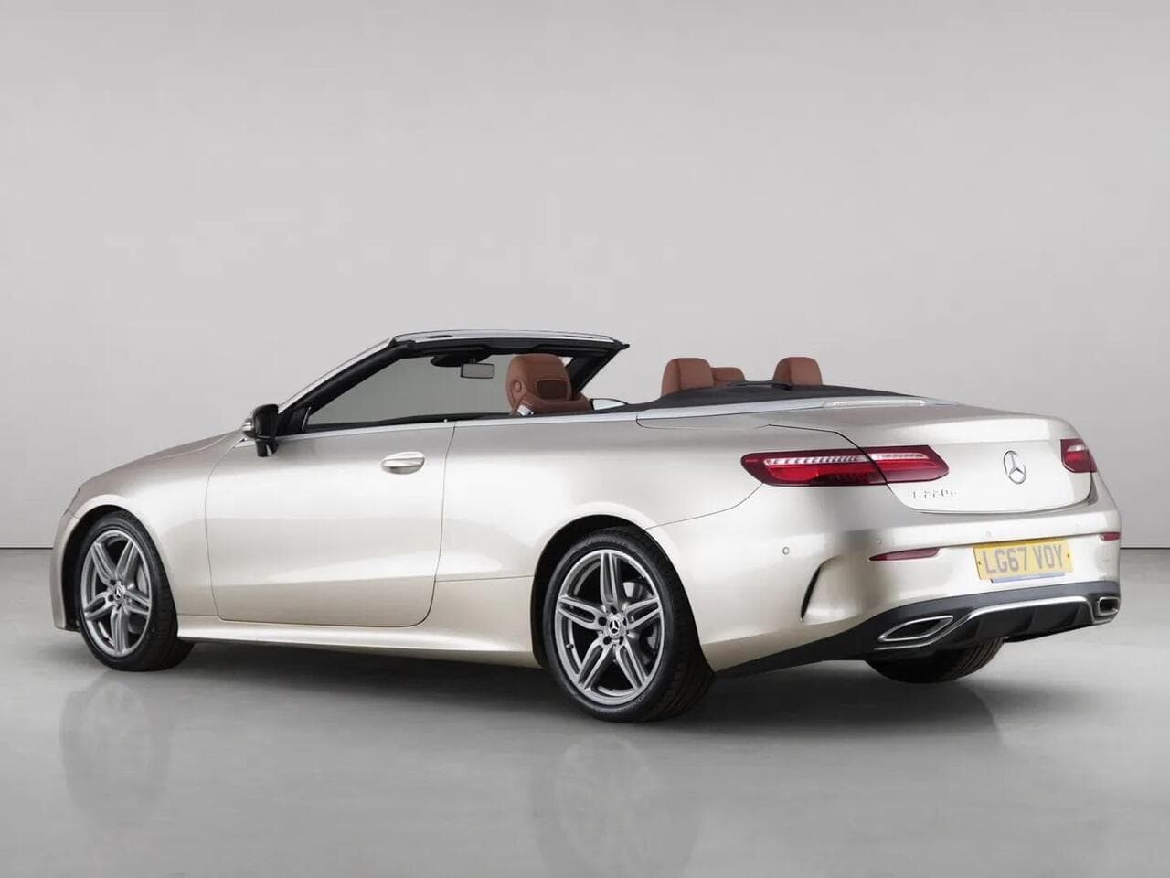 Mercedes-Benz E Class thumbnail Rear Left