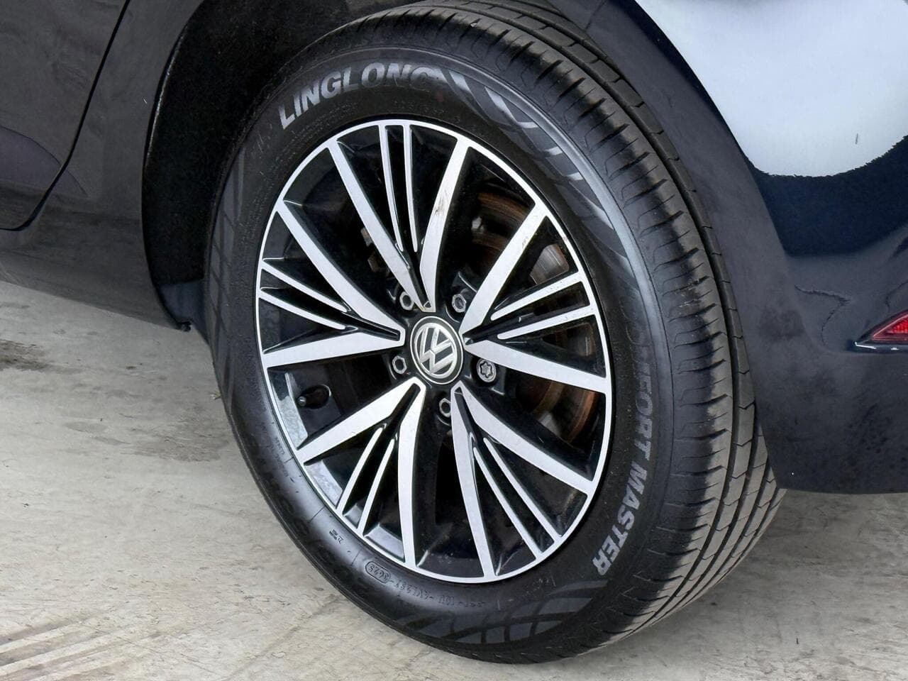 Volkswagen Golf thumbnail Wheel