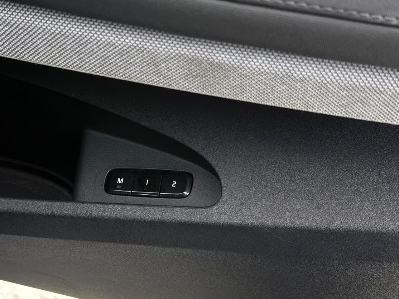 Polestar Polestar 2 thumbnail Misc Controls