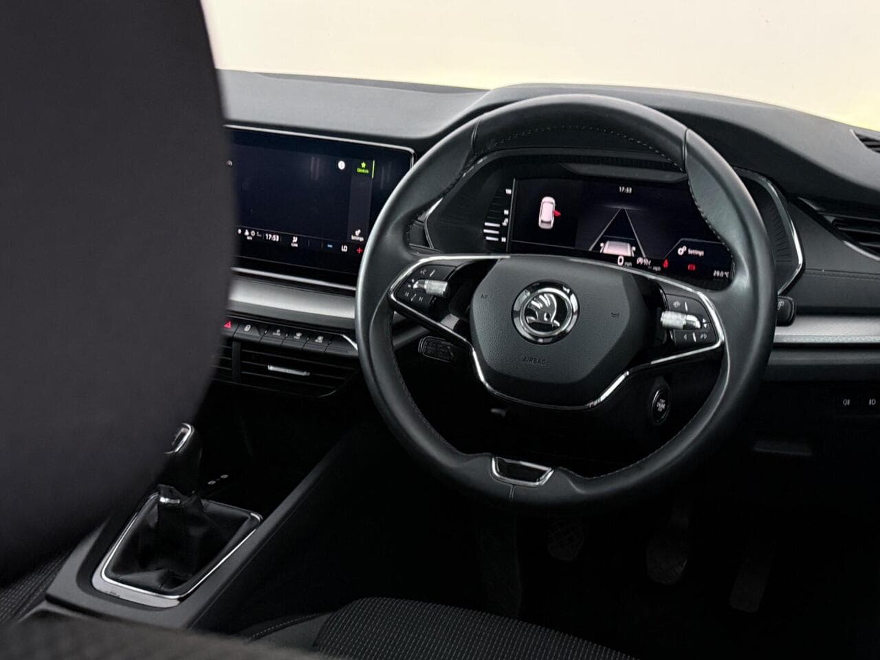 Skoda Octavia thumbnail Steering Wheel