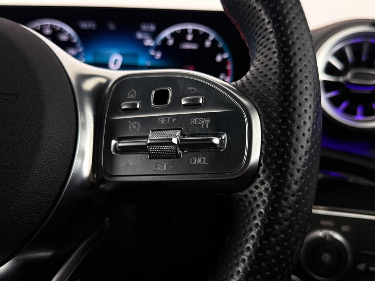 Mercedes-Benz CLA thumbnail Misc Controls
