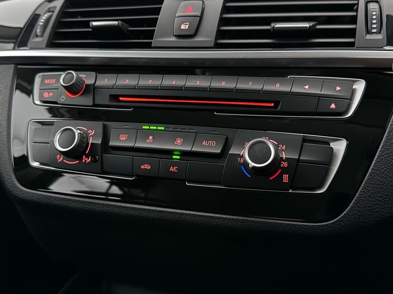 BMW 1 Series thumbnail Infotainment System