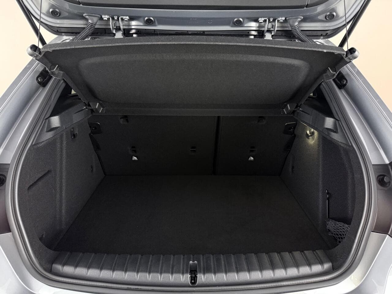 BMW 1 Series thumbnail Boot