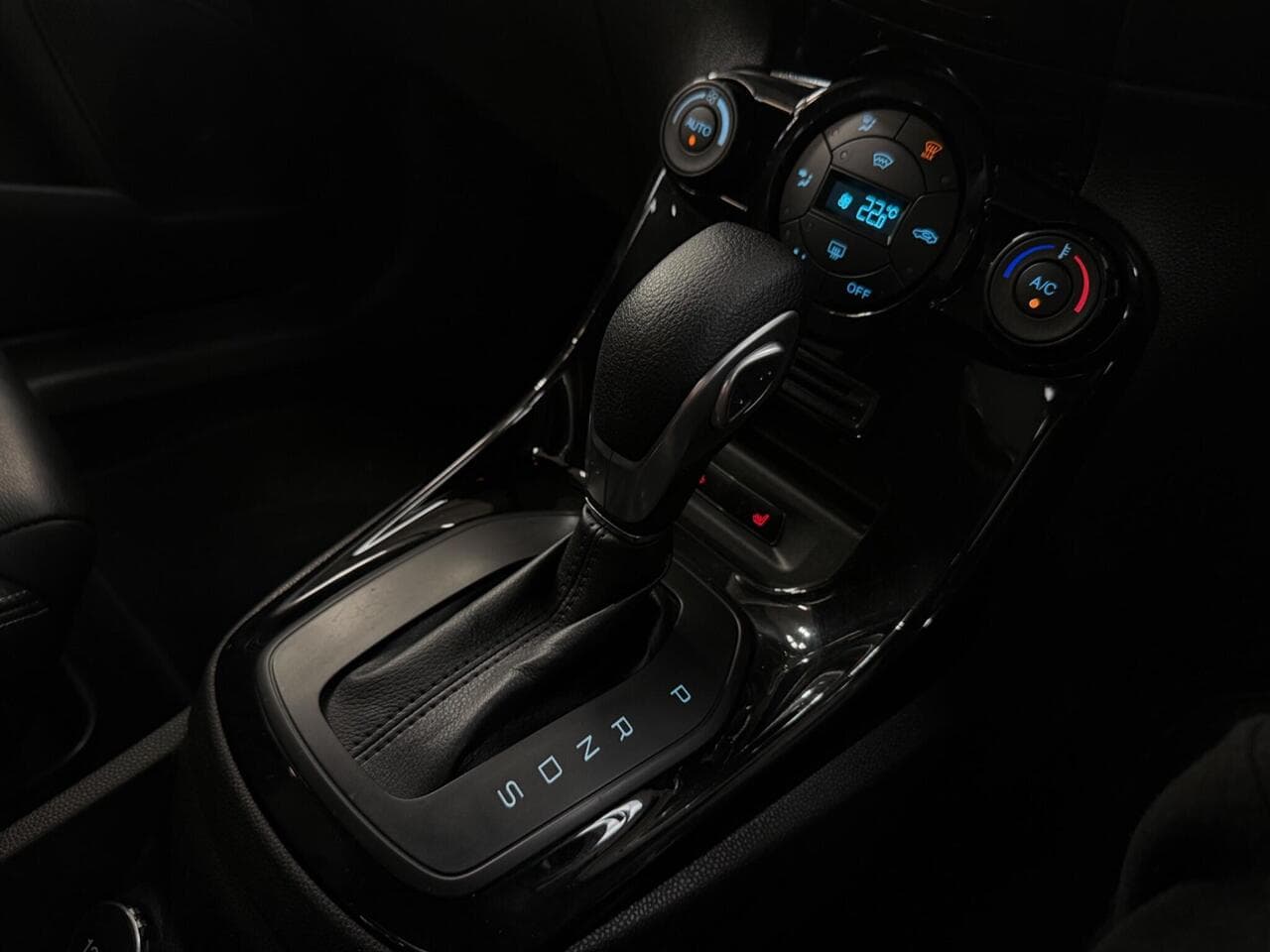 Ford Fiesta thumbnail Interior Front