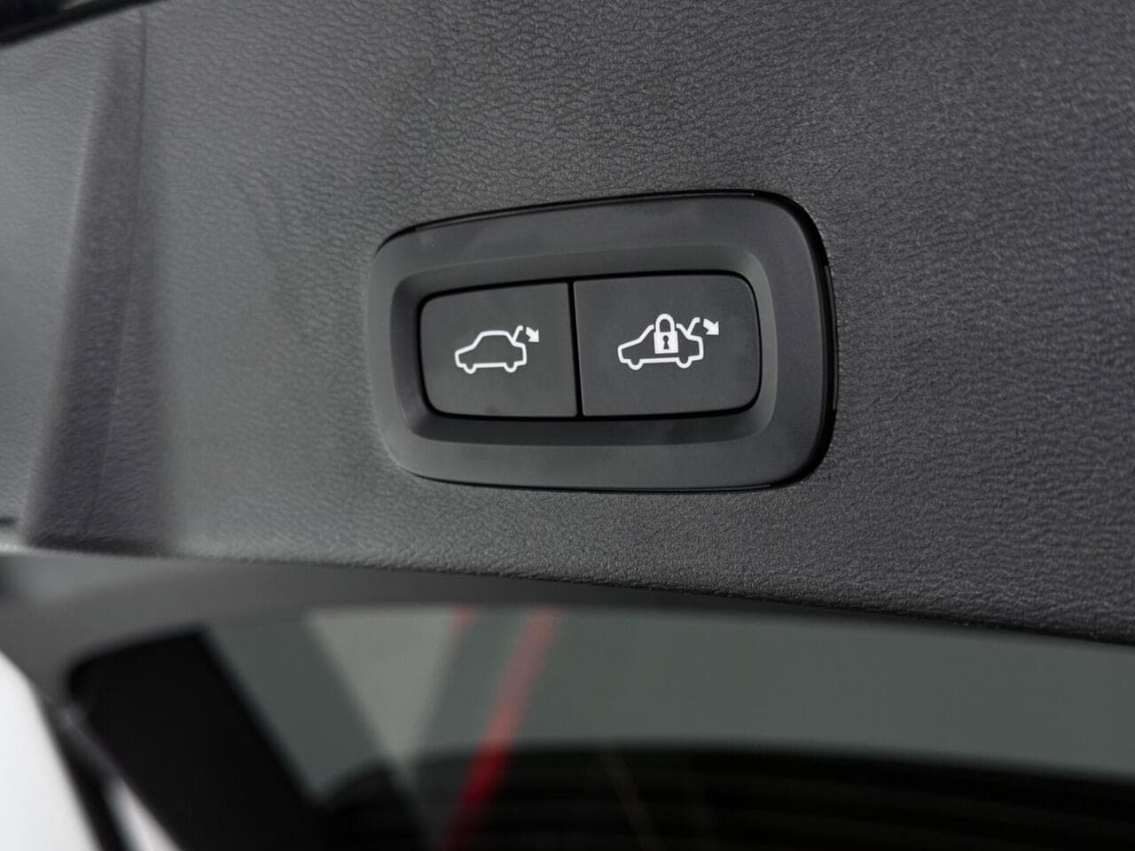 Volvo XC40 thumbnail Misc Controls