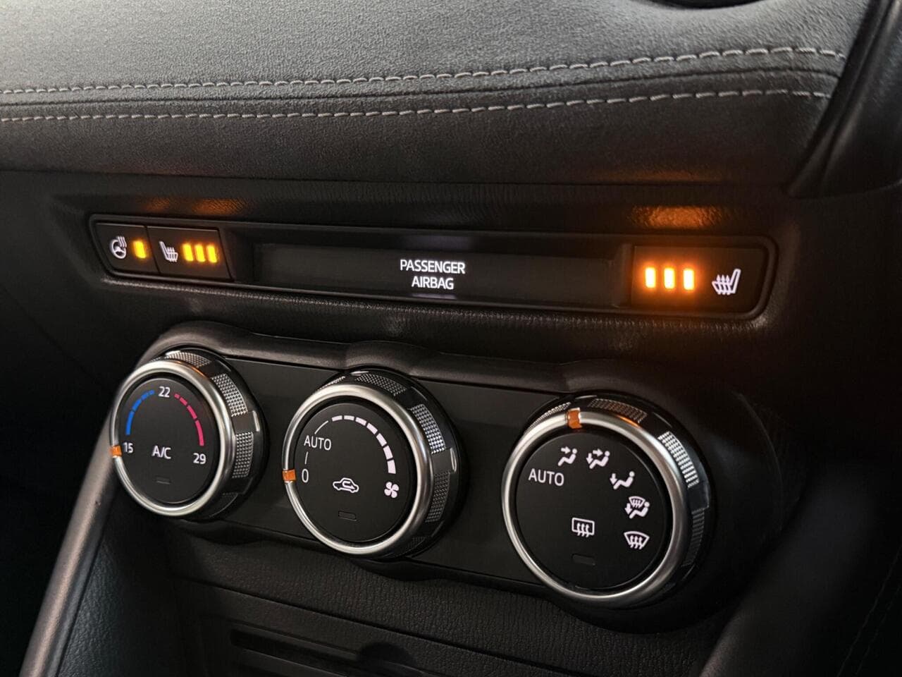 Mazda CX-3 thumbnail Misc Controls