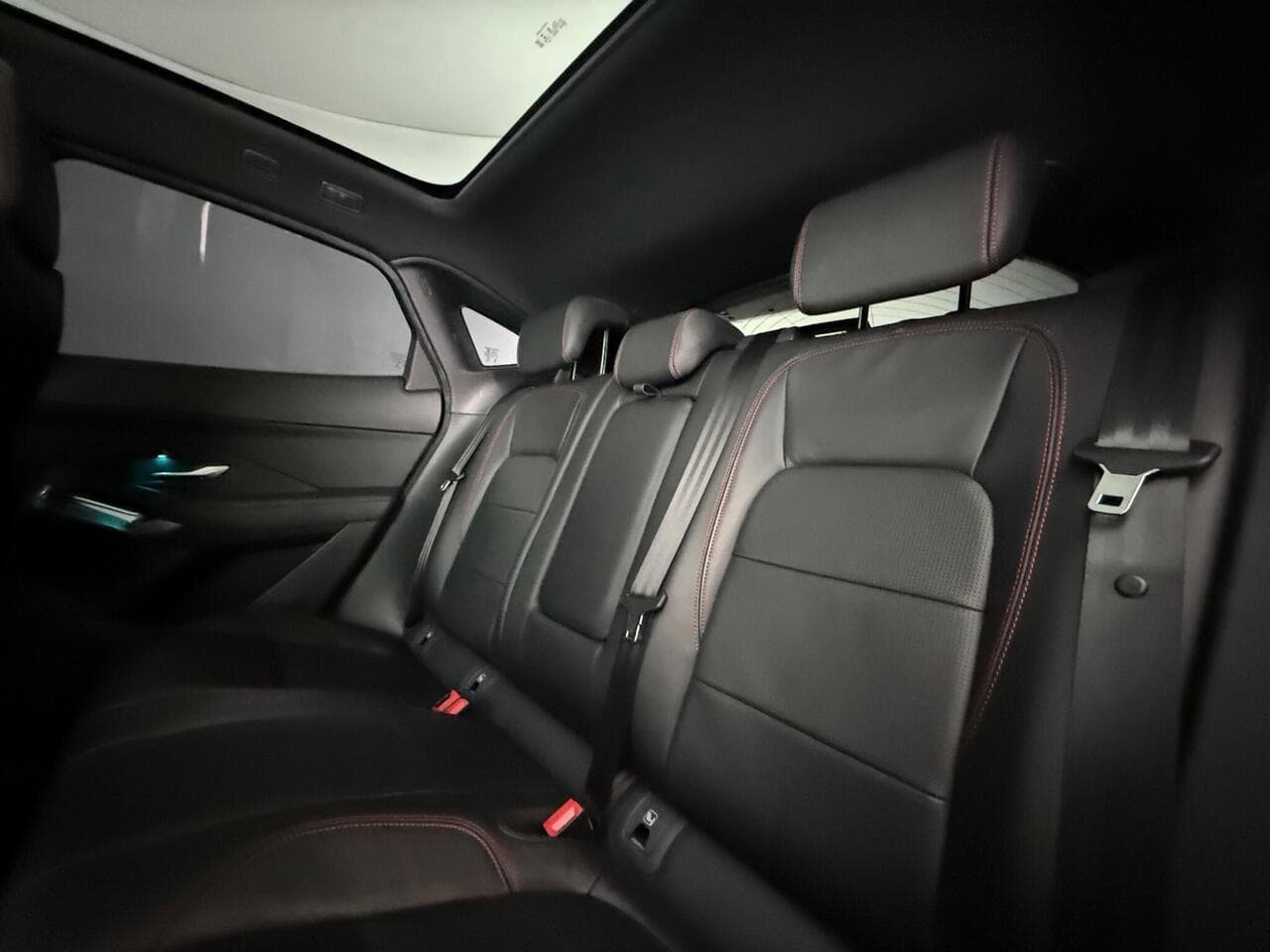 Jaguar E-PACE thumbnail Seats Rear