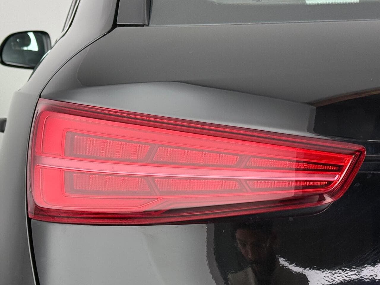 Audi Q3 thumbnail Lights Rear