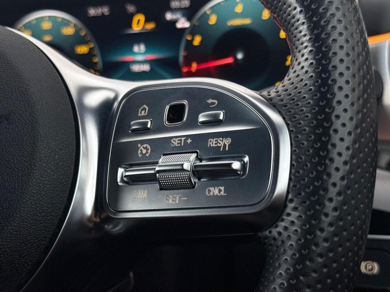 Mercedes-Benz CLA thumbnail Misc Controls
