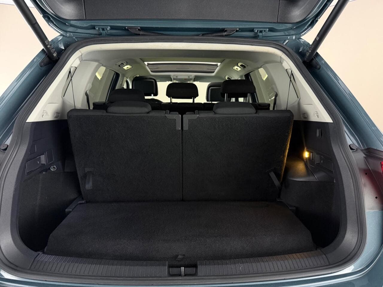 Volkswagen Tiguan Allspace thumbnail Boot