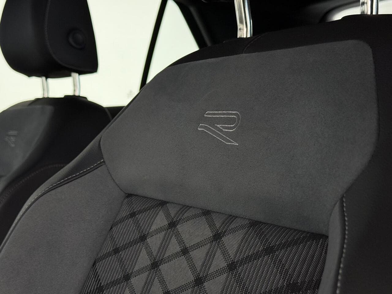 Volkswagen T-Roc thumbnail Seat Front Passenger