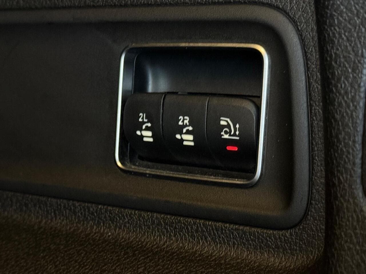 Mercedes-Benz GLE thumbnail Misc Controls