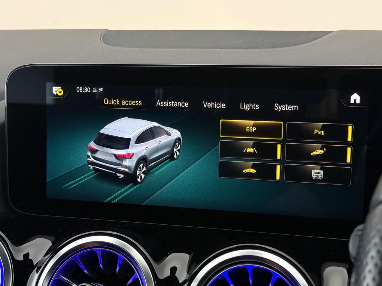 Mercedes-Benz GLA thumbnail Infotainment System