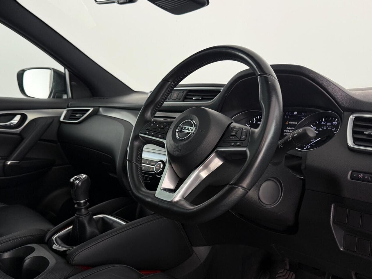 Nissan Qashqai thumbnail Interior Front