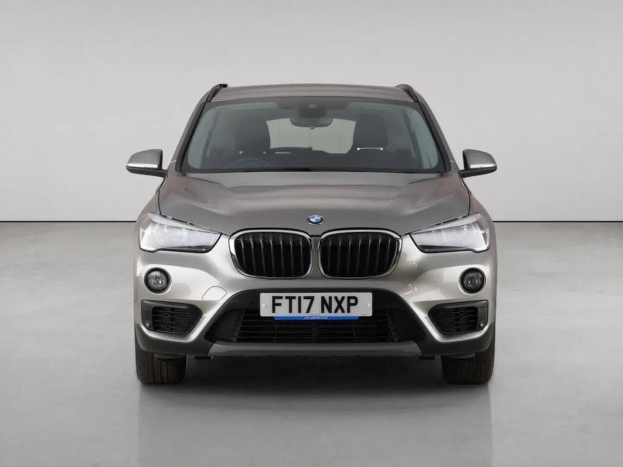BMW X1 thumbnail Front