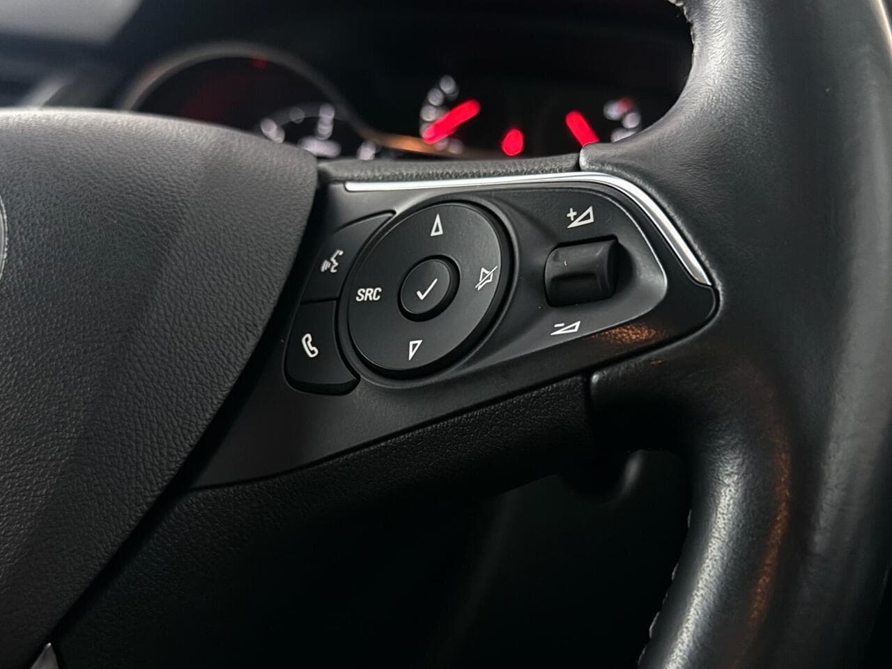 Vauxhall Grandland X thumbnail Misc Controls